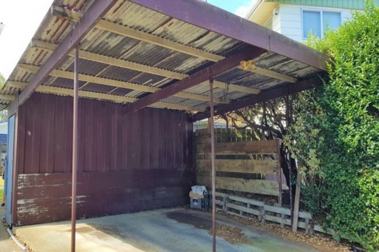 Photo of property in 49 Tawa Road, One Tree Hill, Auckland, 1061