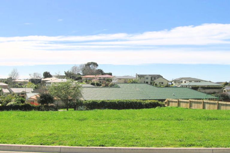 Photo of property in 1 Buxton Place, Ohauiti, Tauranga, 3112