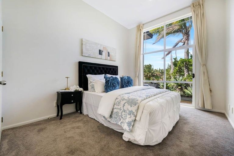 Photo of property in 31 Cricklade Terrace, Windsor Park, Auckland, 0632