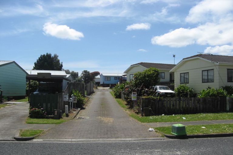 Photo of property in 1/8 Maplesden Drive, Clendon Park, Auckland, 2103