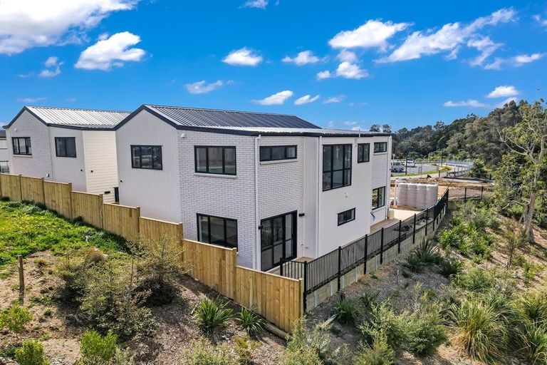 Photo of property in 25 Tannaghmore Drive, Flat Bush, Auckland, 2019