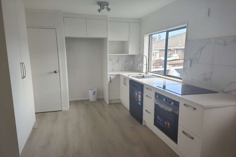 Photo of property in 2/4 Parker Avenue, New Lynn, Auckland, 0600