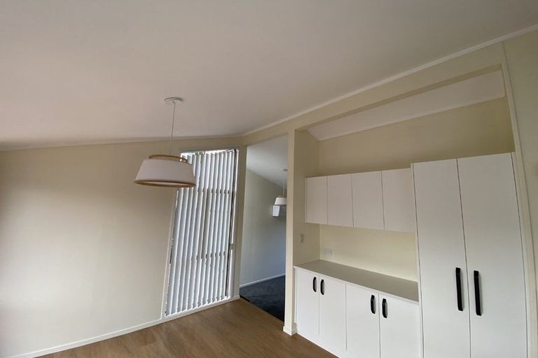 Photo of property in 1/6 Clare Place, Glenfield, Auckland, 0629