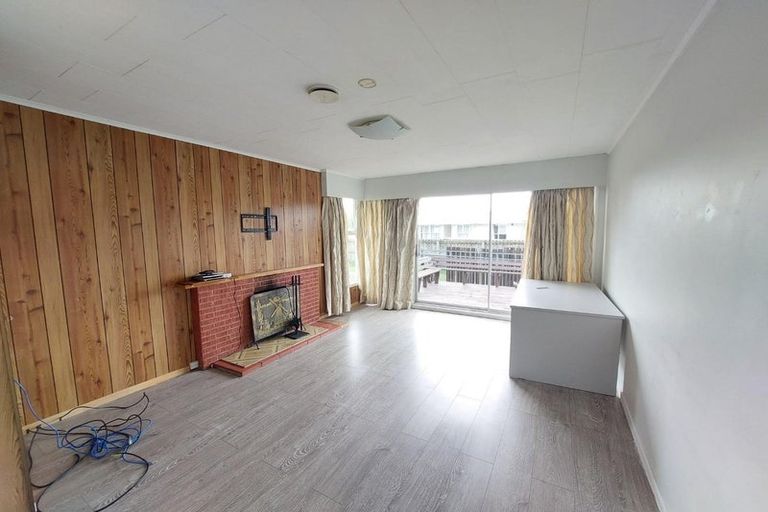 Photo of property in 9b Ware Place, Pakuranga Heights, Auckland, 2010