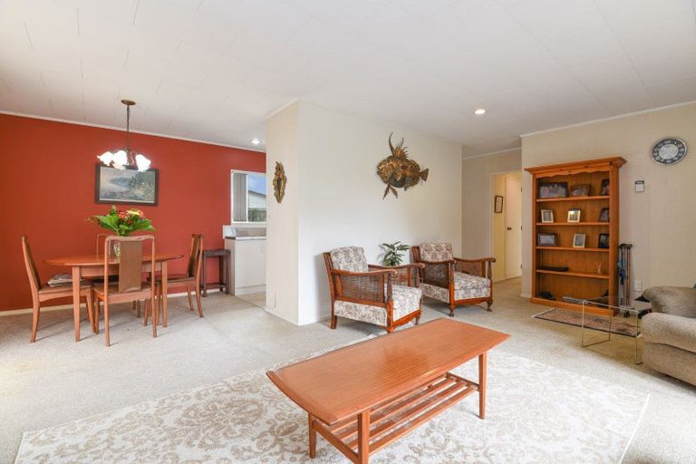 Photo of property in 17 Chapman Place, Fairy Springs, Rotorua, 3015