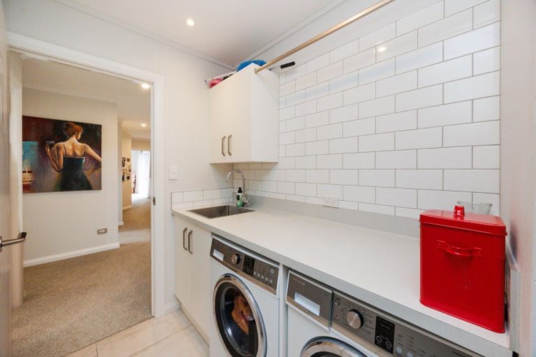 Photo of property in 11 Silicon Way, Fitzherbert, Palmerston North, 4410