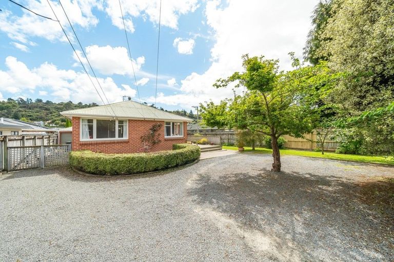 Photo of property in 130 Stokes Valley Road, Stokes Valley, Lower Hutt, 5019