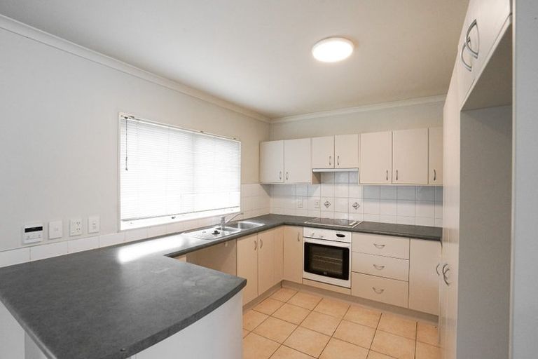 Photo of property in 52 Milson Drive, Papakura, 2110