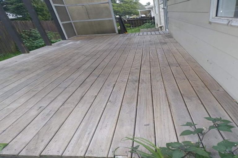 Photo of property in 2/3 Etherton Drive, Weymouth, Auckland, 2103