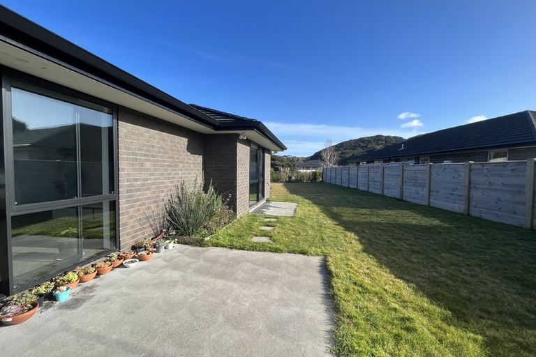 Photo of property in 12 Tide Lane, Whitby, Porirua, 5024