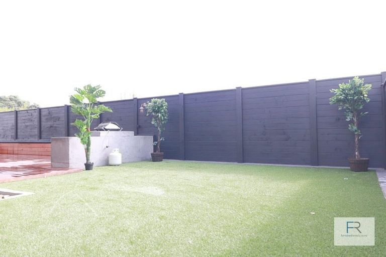 Photo of property in 4 Tapuwae Way, Mangere Bridge, Auckland, 2022