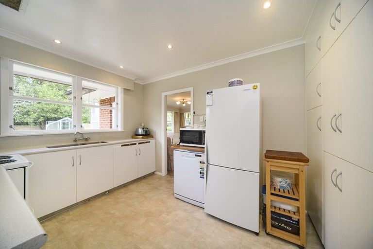 Photo of property in 6 Churchill Avenue, Hokowhitu, Palmerston North, 4410