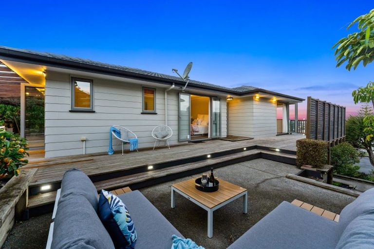 Photo of property in 15 Tableau Place, Totara Vale, Auckland, 0629