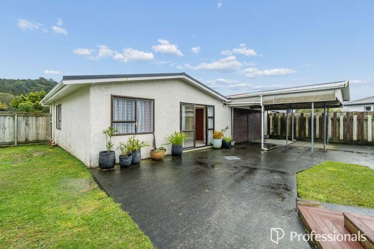 Photo of property in 33 Donnelley Drive, Wainuiomata, Lower Hutt, 5014