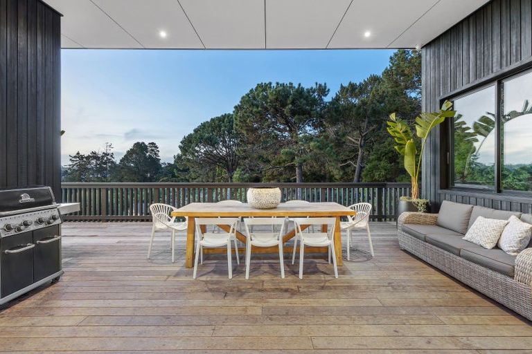Photo of property in 30a Bernard Magnus Lane, Greenhithe, Auckland, 0632