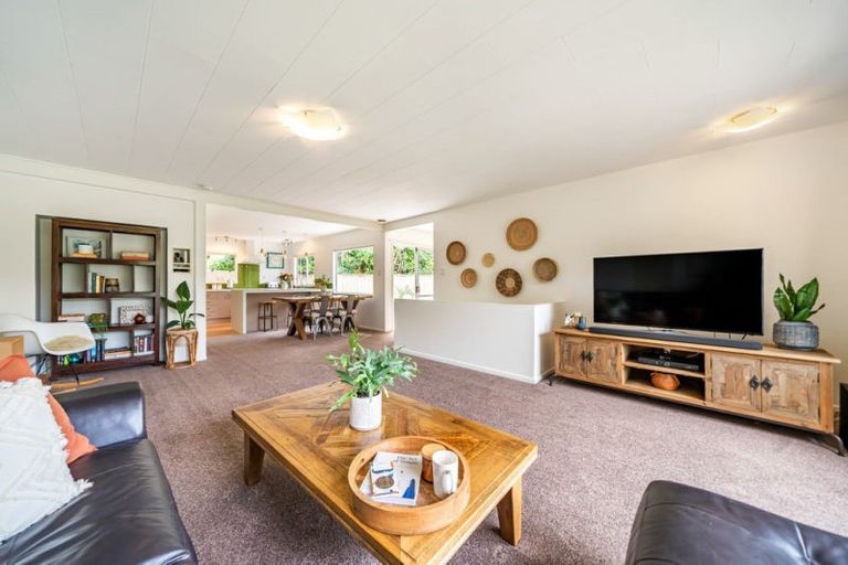 Photo of property in 20a Raroa Place, Pukerua Bay, 5026