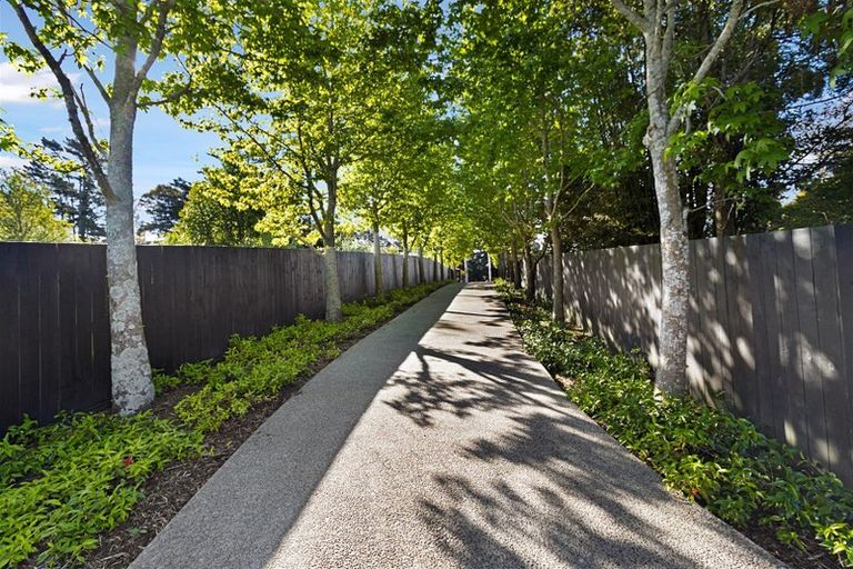 Photo of property in 37 Paremoremo Road, Lucas Heights, Auckland, 0632