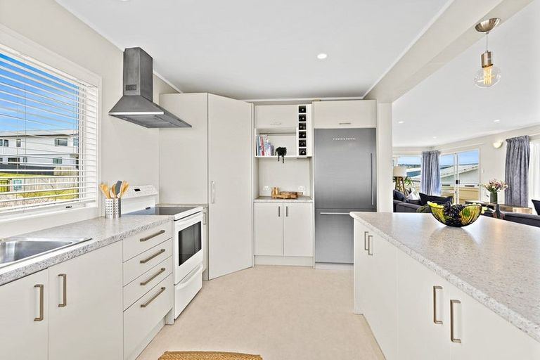 Photo of property in 8 Kotuku Place, Snells Beach, 0920