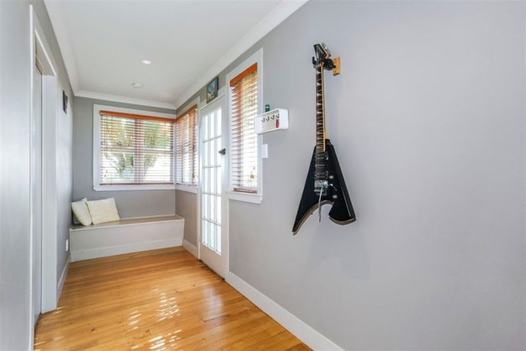 Photo of property in 242 Hull Road, Waiuku, 2682