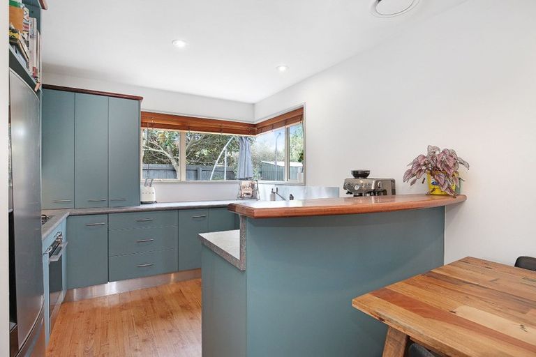 Photo of property in 1 Edgewater Lane, Halswell, Christchurch, 8025