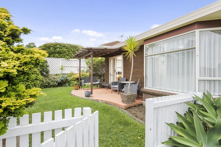 Photo of property in 4b Camellia Place, Greerton, Tauranga, 3112