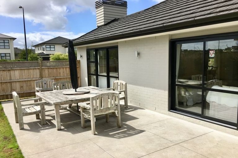 Photo of property in 1 Breton Road, Karaka, Papakura, 2113