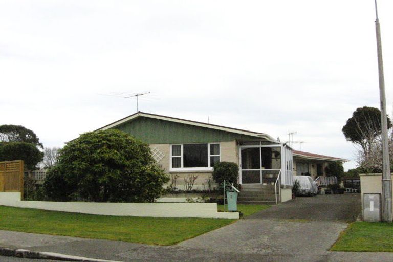 Photo of property in 2 Cruickshank Crescent, Rosedale, Invercargill, 9810