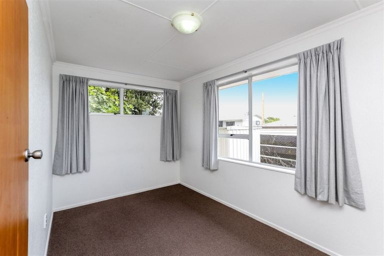 Photo of property in 4 Villa Place, Bell Block, New Plymouth, 4312