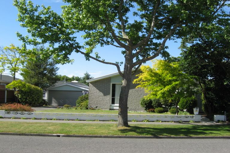 Photo of property in 52 Woodbury Street, Russley, Christchurch, 8042