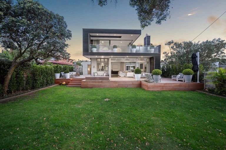 Photo of property in 37 Laurence Street, Manly, Whangaparaoa, 0930