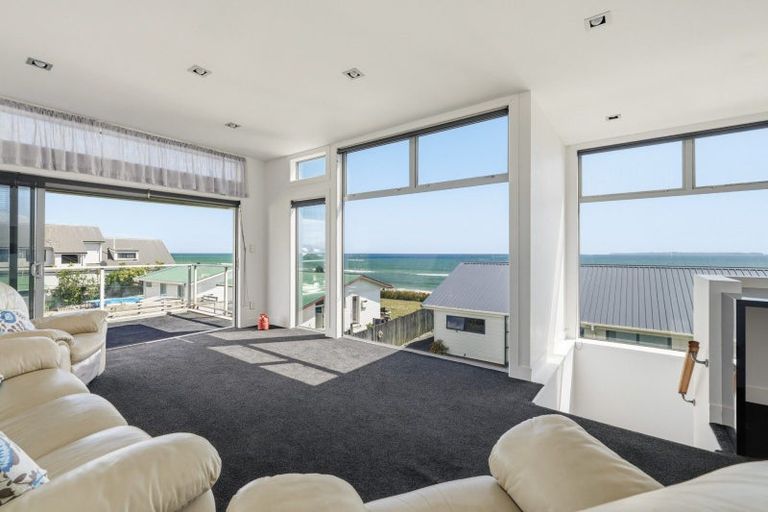 Photo of property in 31 Karewa Parade, Papamoa Beach, Papamoa, 3118