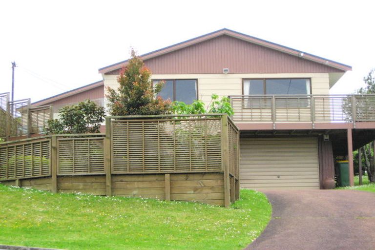 Property details for 70 Shakespear Road, Army Bay, Whangaparaoa, 0930