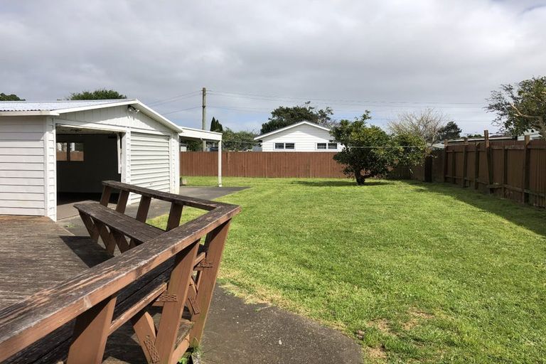 Photo of property in 1 Surrey Street, Manurewa, Auckland, 2102