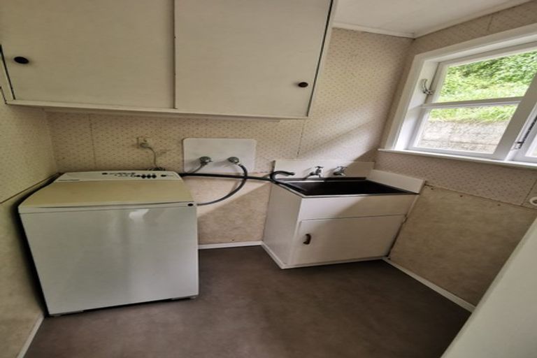 Photo of property in 10 Korokoro Road, Korokoro, Lower Hutt, 5012