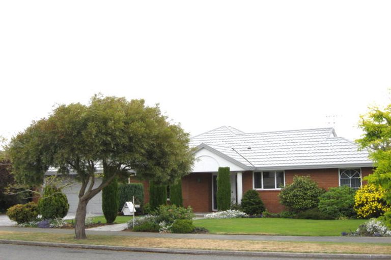 Photo of property in 19 Anglesea Avenue, Parklands, Christchurch, 8083