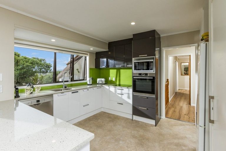 Photo of property in 9 Cairnbrae Court, Northcross, Auckland, 0632