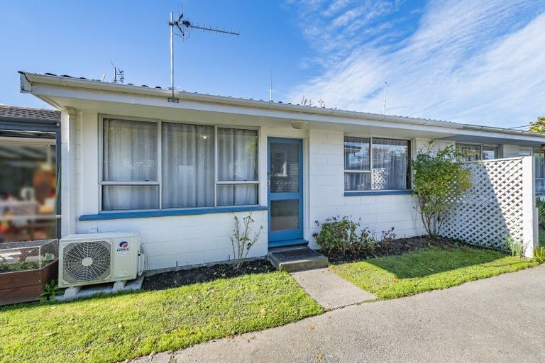 Photo of property in 2/45 Gresford Street, Edgeware, Christchurch, 8013