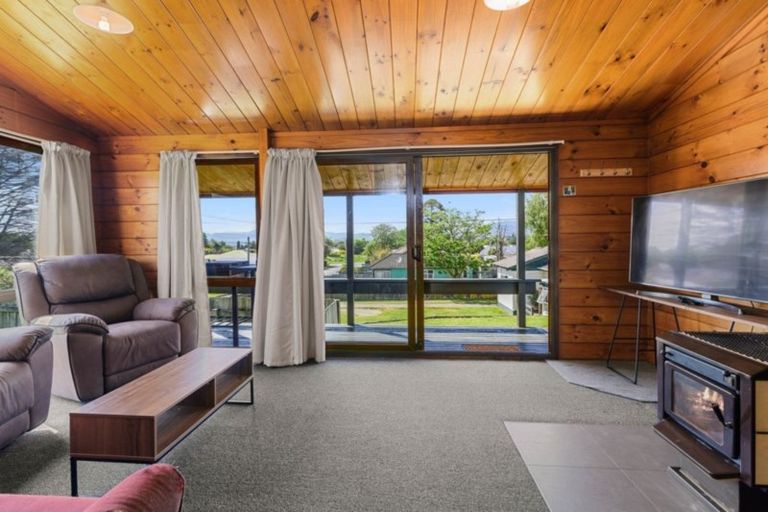 Photo of property in 5 Murray Road, Fairy Springs, Rotorua, 3015