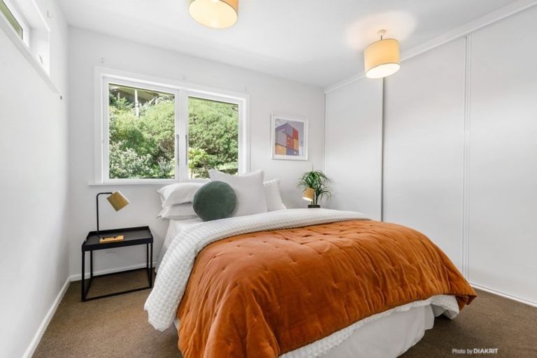 Photo of property in 23 Cave Road, Houghton Bay, Wellington, 6023