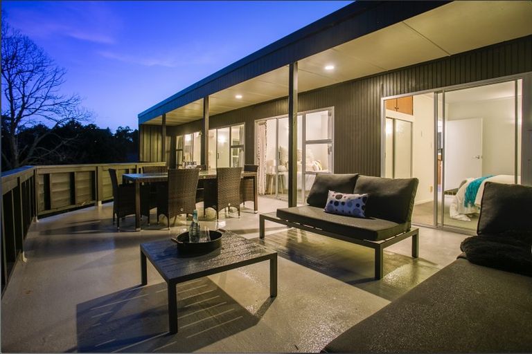 Photo of property in 3 Dunraven Place, Torbay, Auckland, 0630