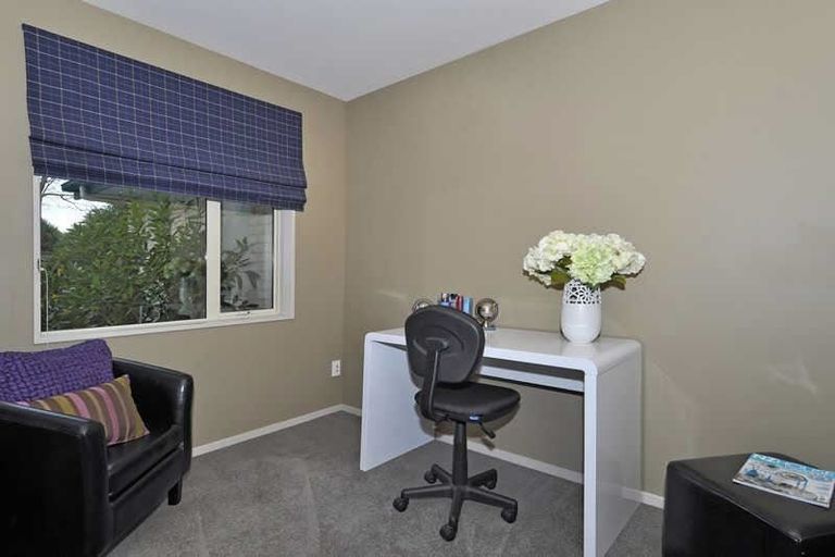 Photo of property in 17 Jasper Place, Northwood, Christchurch, 8051