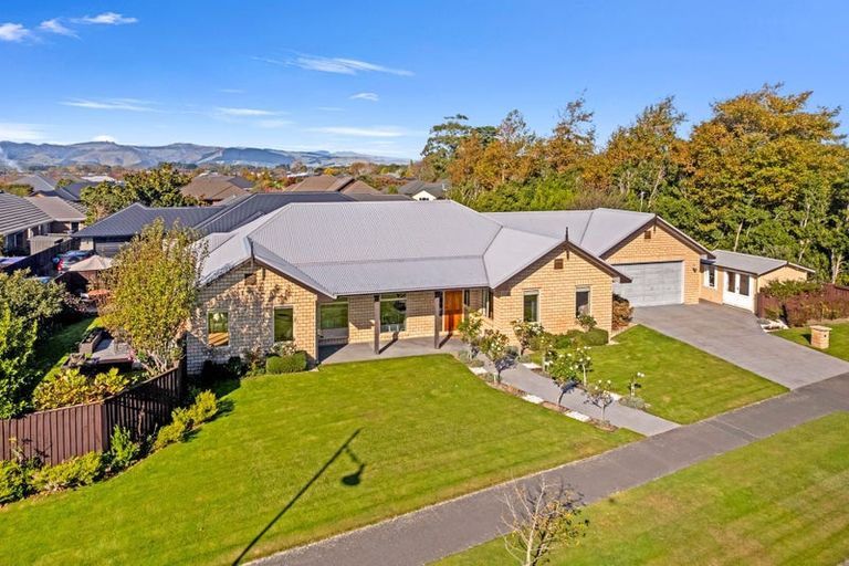 Photo of property in 16 Heathridge Place, Lincoln, 7608