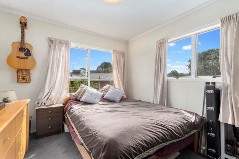 Photo of property in 13 Banksia Place, Goodwood Heights, Auckland, 2105