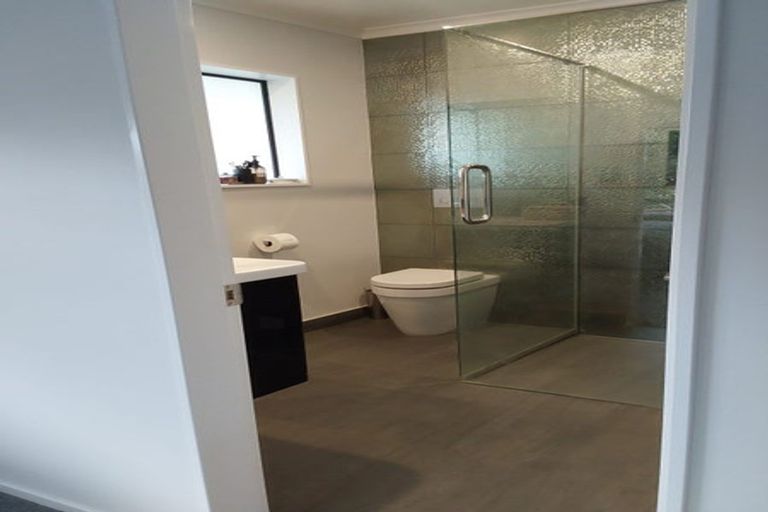 Photo of property in 4 Heaphy Place, Pukehangi, Rotorua, 3015