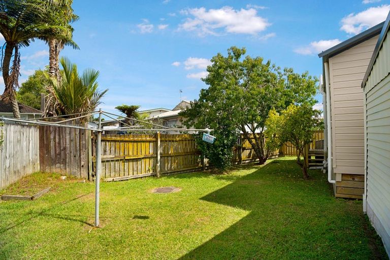 Photo of property in 8 Vanden Place, Henderson, Auckland, 0610