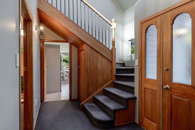 Photo of property in 19 Ruamahanga Crescent, Terrace End, Palmerston North, 4410