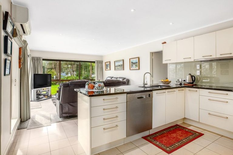 Photo of property in 8 Observatory Close, Whitby, Porirua, 5024