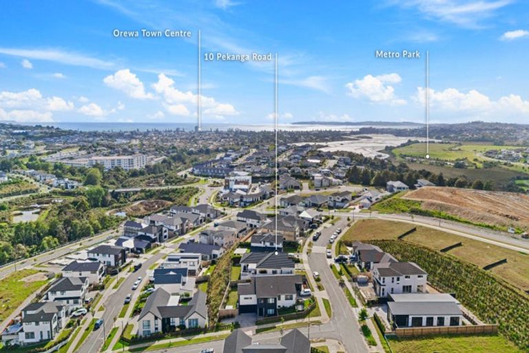 Photo of property in 10 Pekanga Road, Orewa, 0931