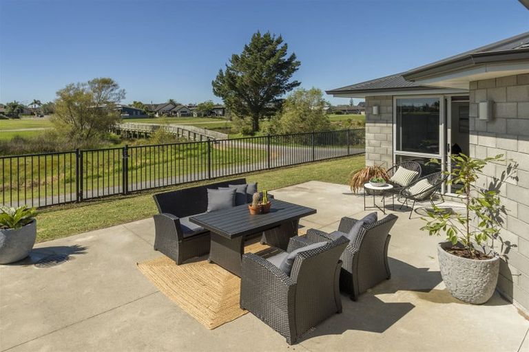 Photo of property in 71 Harding Drive, Papamoa Beach, Papamoa, 3118