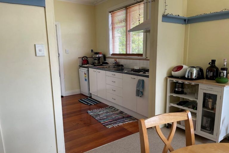 Photo of property in 62 Creswick Terrace, Northland, Wellington, 6012